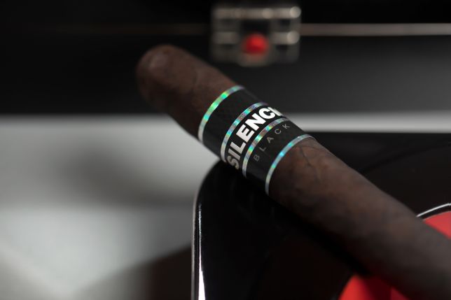 Discover the Elegance of Silencio Red Dot Cigars