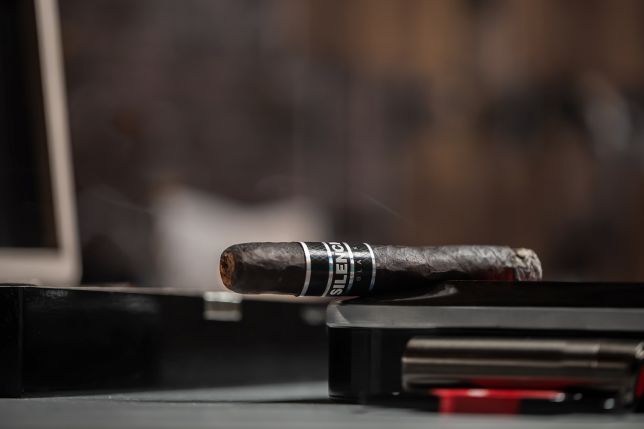 Discover the Elegance of Silencio Red Dot Cigars