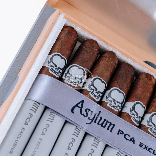 Asylum PCA Exclusive 2023 Editie Limitata Toro 52 x 6 (20) 